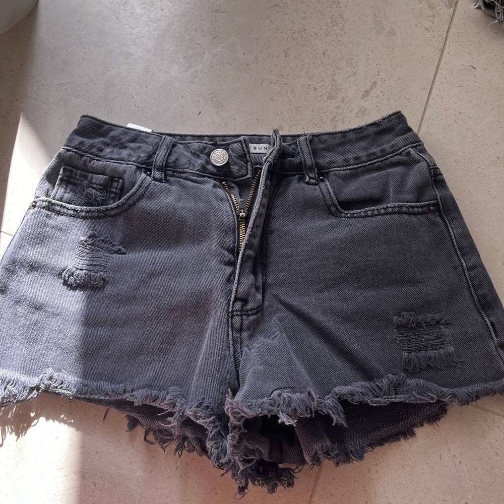 grey pacsun shorts